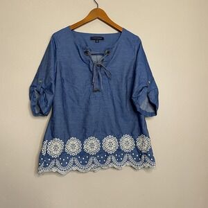 Tommy Hilfiger Womens Chambray Shirt Size Large‎ Scalloped Hem Embroidered